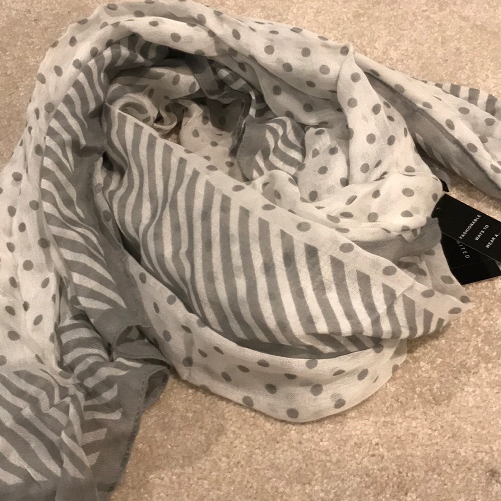 Patterned Scarf - Picture 2 of 5